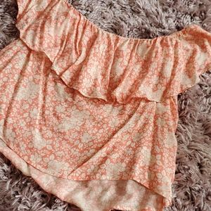 J mode blouse in a peachy color